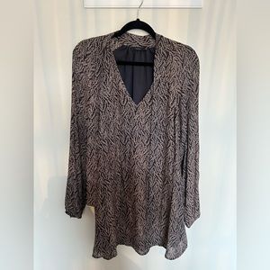 Long sleeve Talula Aritzia dress with tie detail, lightly worn